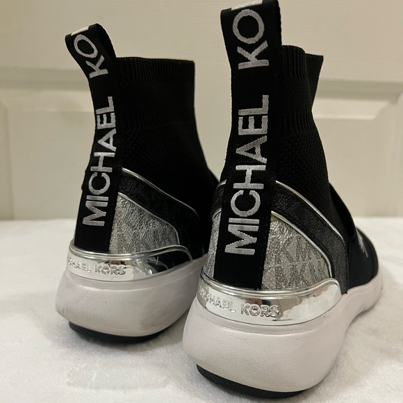 Michael Kors Sterling Bootie, Size 7, Black/Silver - Picture 4 of 15